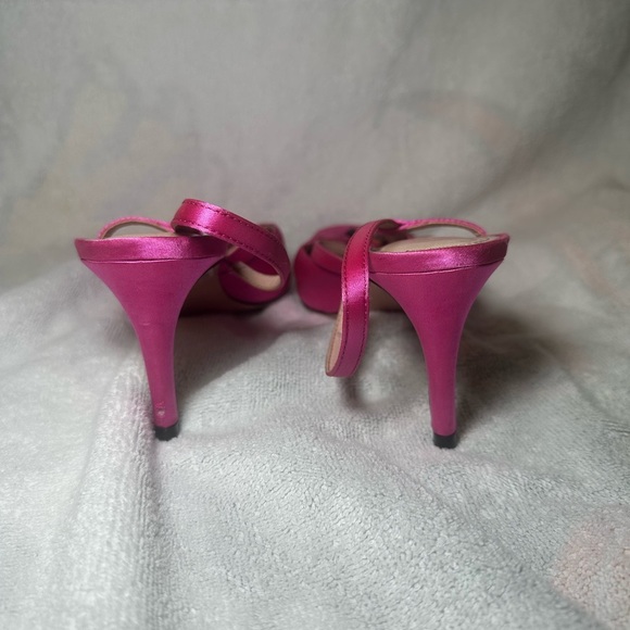 SCHUTZ Cosette Fuchsia Satin Slingback Pointed Toe Heel Sandals Black Bow Size 8 - Picture 4 of 7